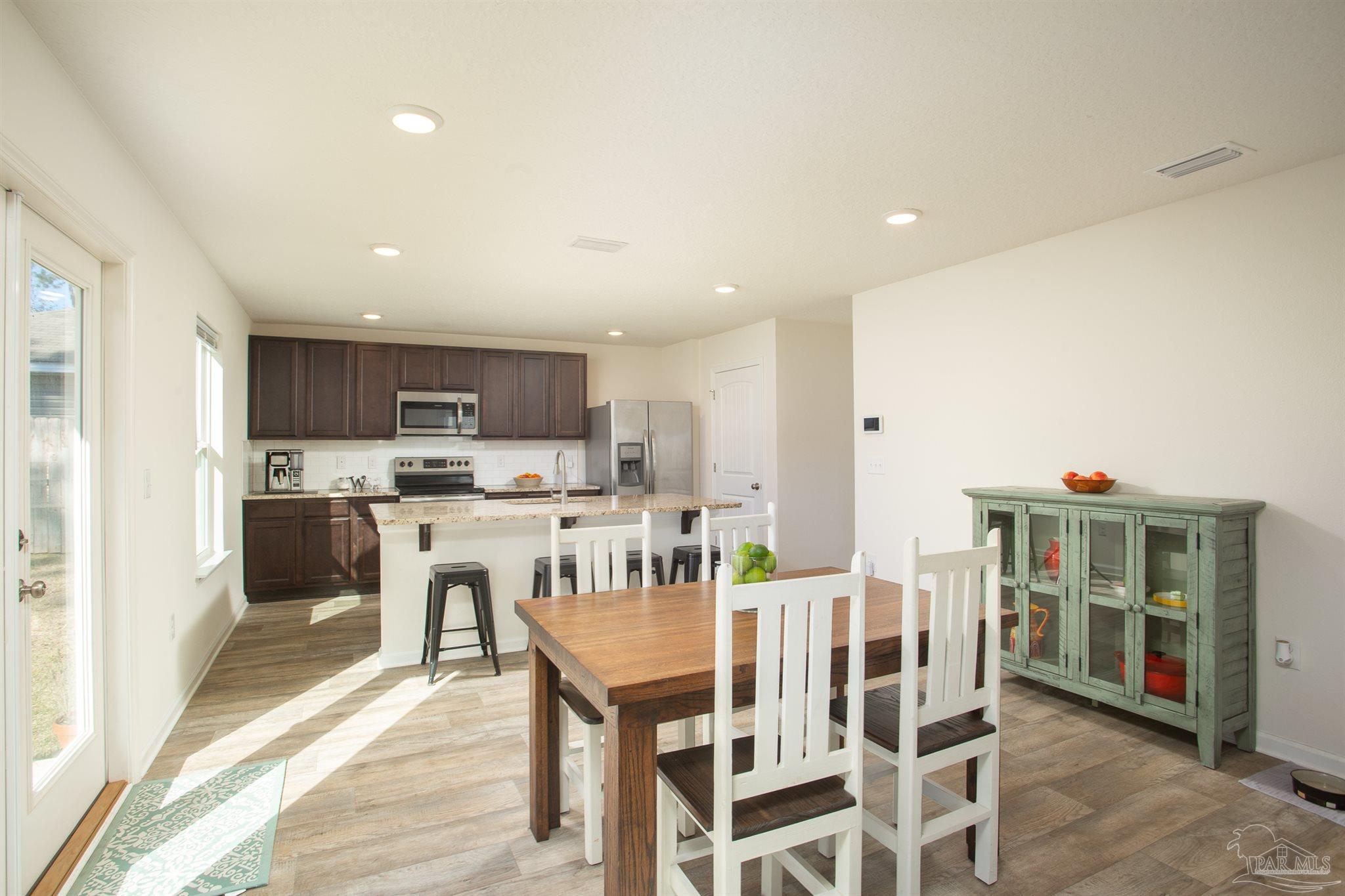 5840 Paddock Way Pensacola, FL 32526 - Photo 8 of 34