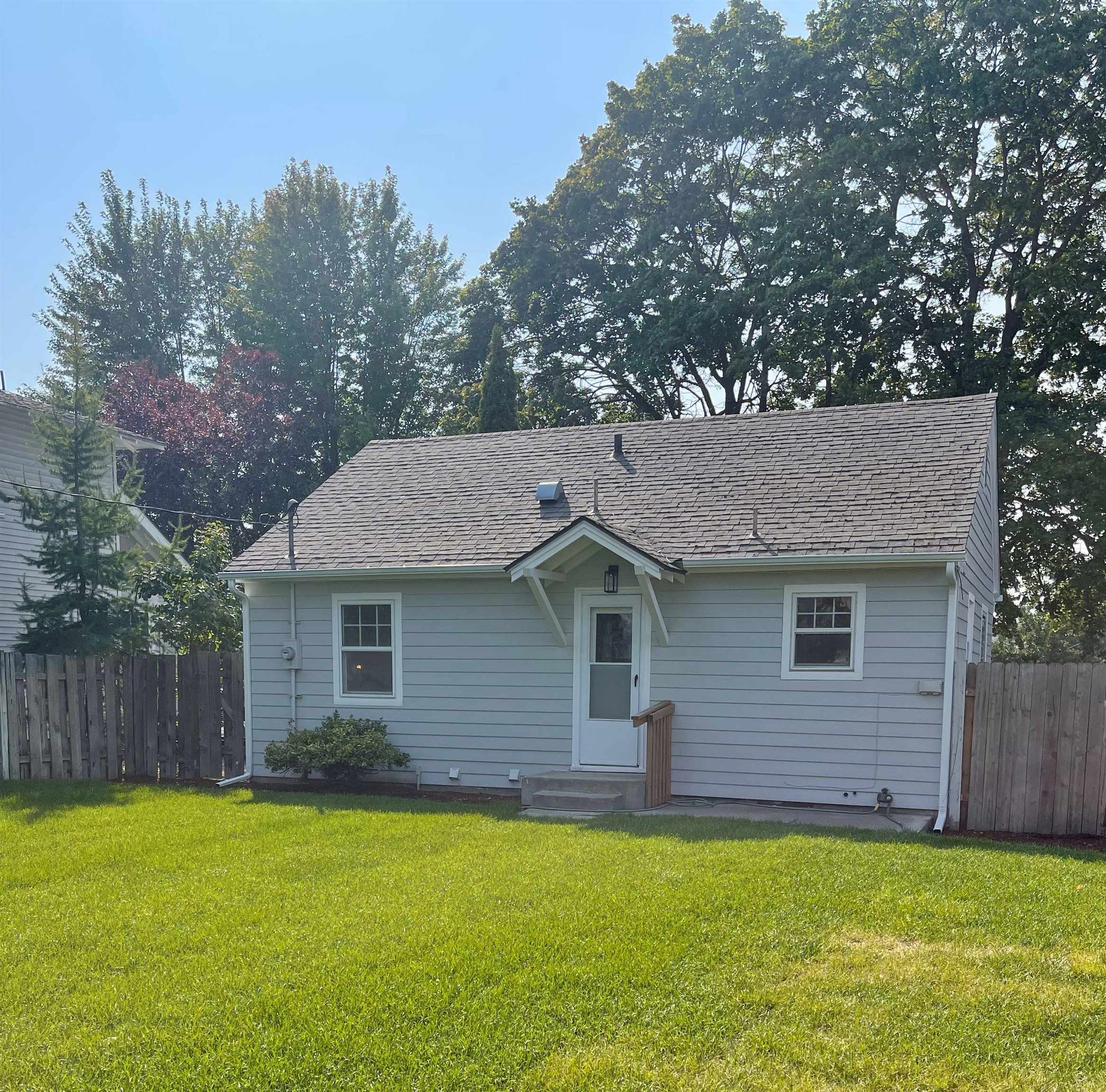 5008 North Post Street Spokane, WA 99205 - Photo 3 of 23