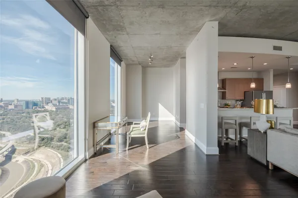 $3,966 | 5927 Almeda Road, Unit 22902, Houston, TX 77004