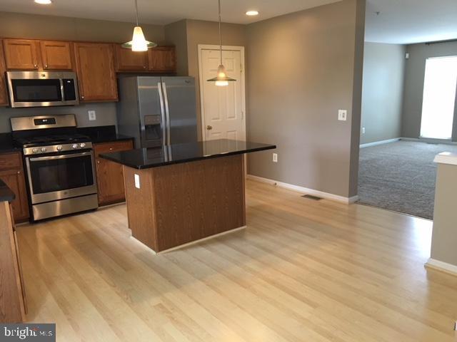 708 Howards Loop Annapolis, MD 21401 - Photo 8 of 43 Gallery Image 8