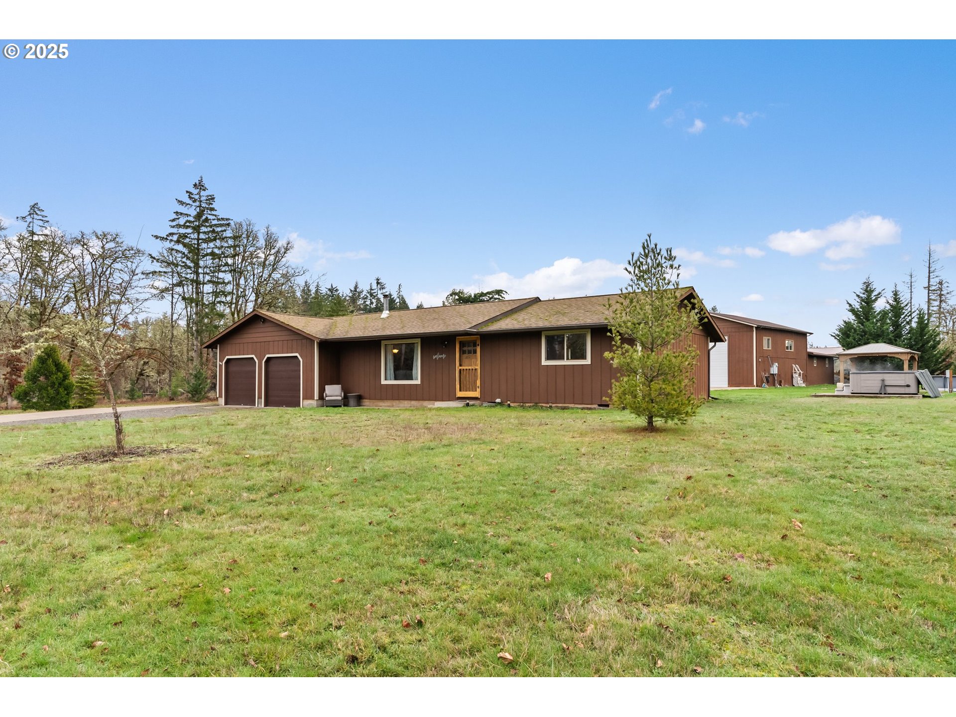 25282 Lamb Road Elmira, OR 97437 - Photo 4 of 43 Gallery Image 4