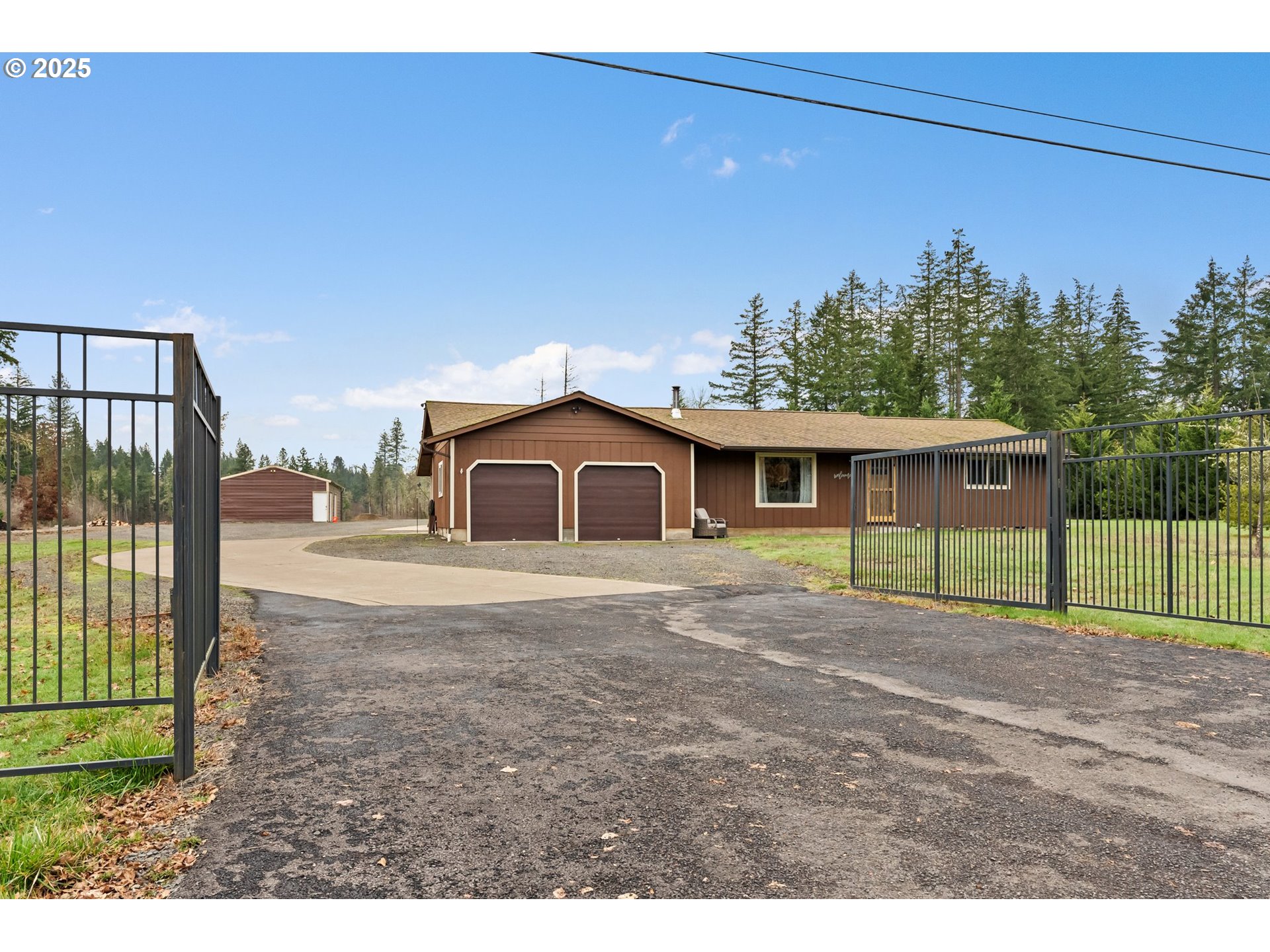 25282 Lamb Road Elmira, OR 97437 - Photo 5 of 43 Gallery Image 5