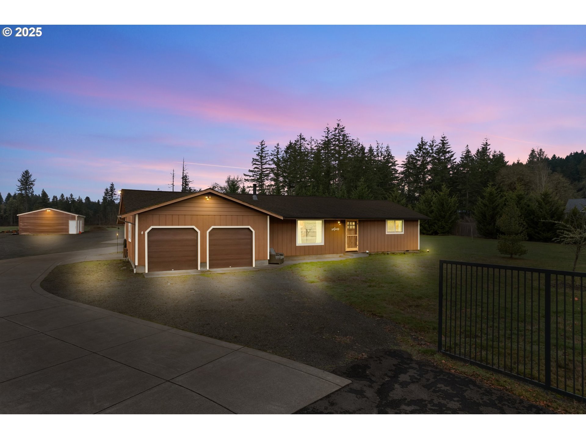25282 Lamb Road Elmira, OR 97437 - Photo 6 of 43 Gallery Image 6