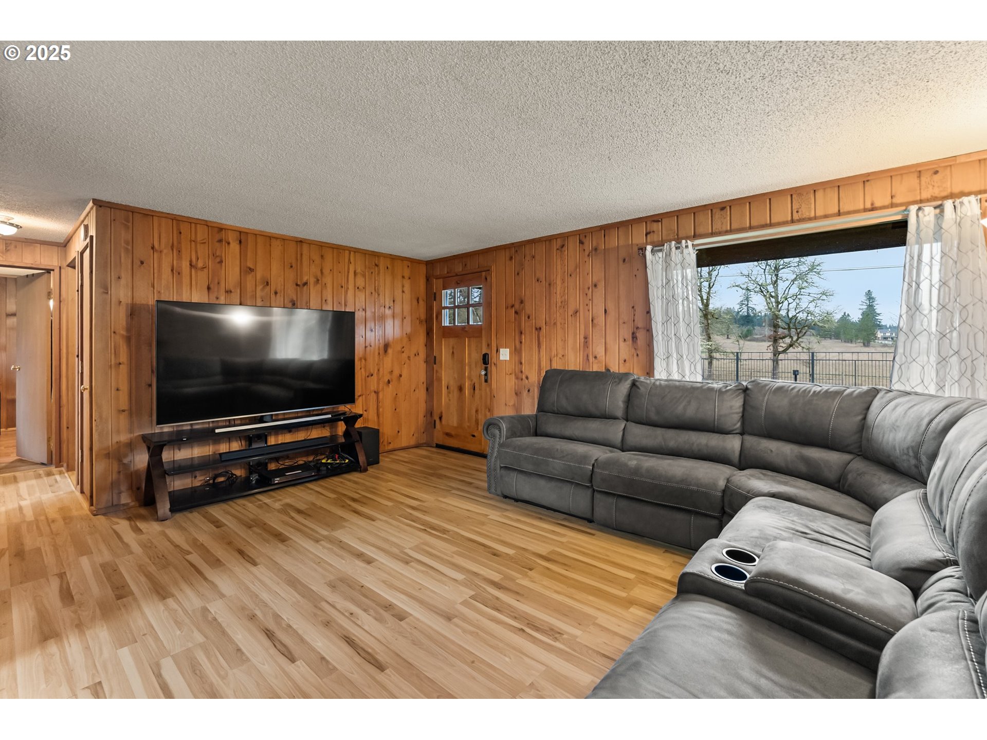 25282 Lamb Road Elmira, OR 97437 - Photo 9 of 43 Gallery Image 9