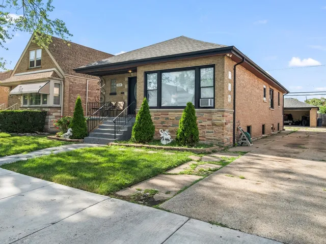 $269,900 | 3434 West 71st Place, Chicago, IL 60629