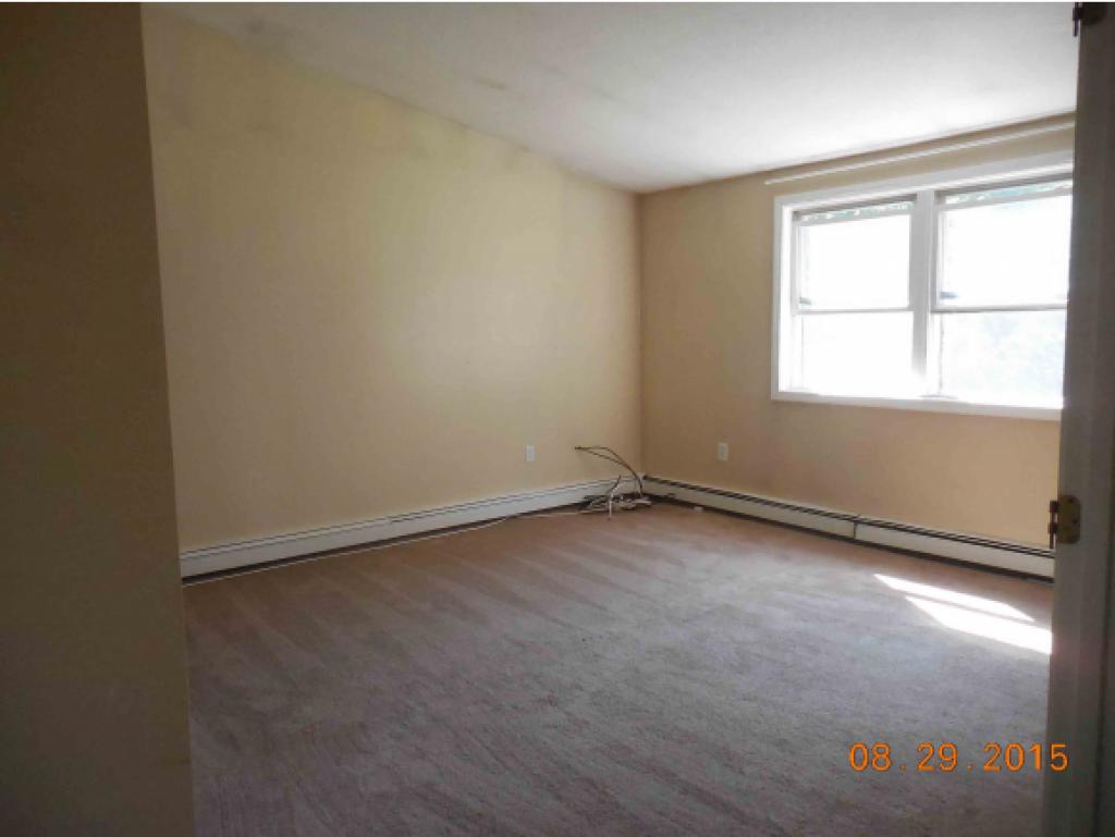 118 B Walnut Hill Road, Unit 118B Derry, NH 03038 - Photo 5 of 8 Gallery Image 5
