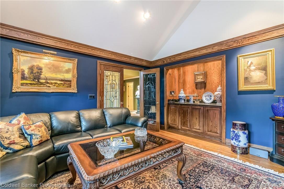 294 Cayuga Road Lake Orion, MI 48362 - Photo 13 of 39 016-Den-5093821-large.jpg