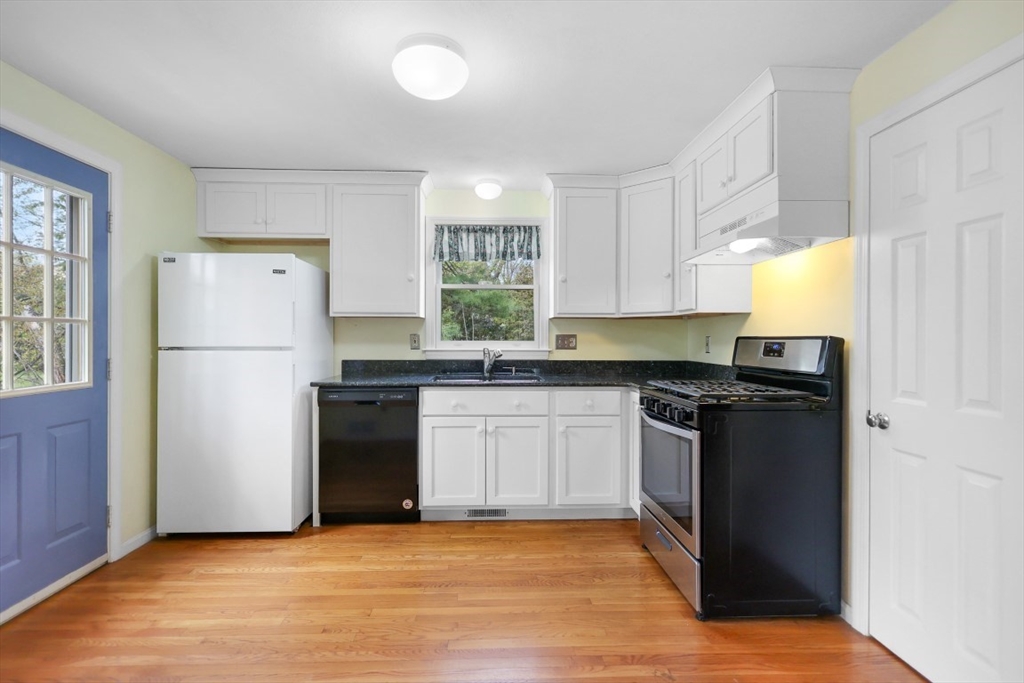 15 Stillwater Road Methuen, MA 01844 - Photo 5 of 19