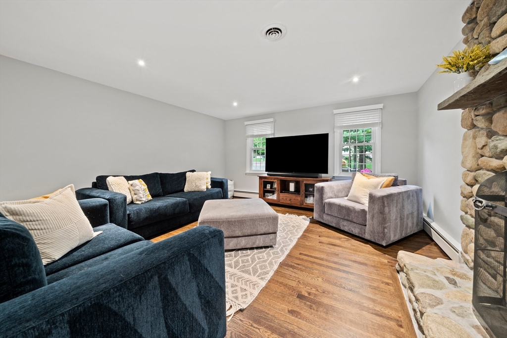 4 Carriage Lane Canton, MA 02021 - Photo 14 of 41 Gallery Image 14