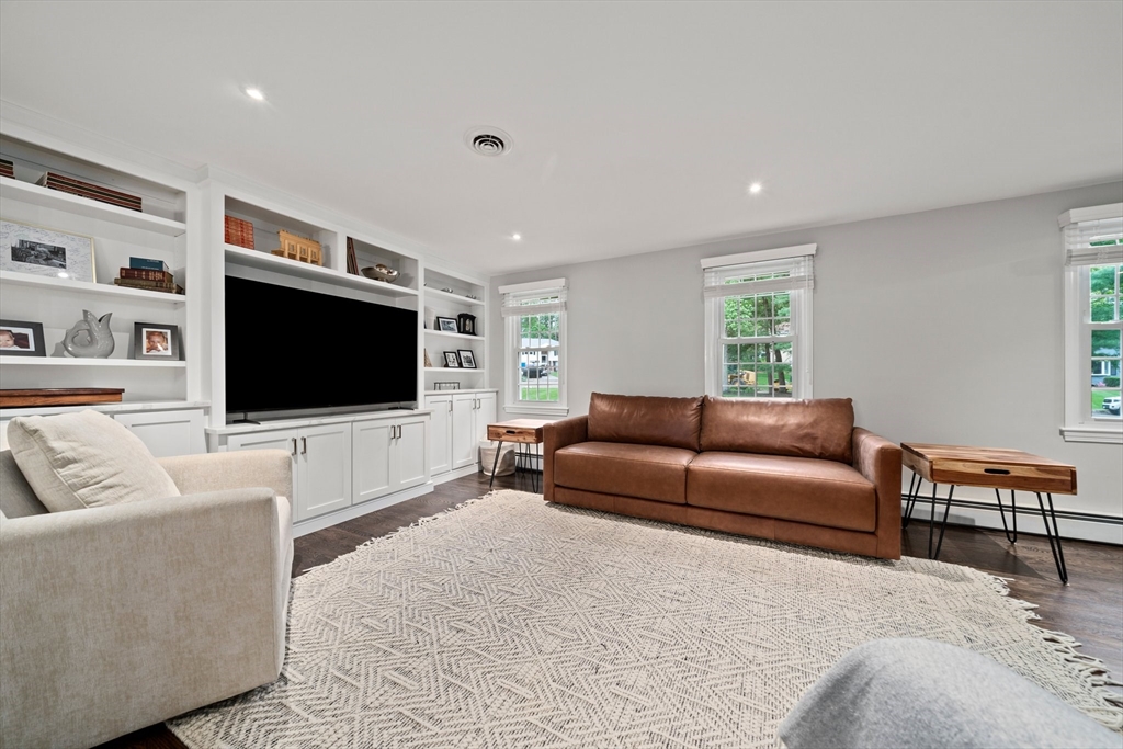 4 Carriage Lane Canton, MA 02021 - Photo 8 of 41 Gallery Image 8