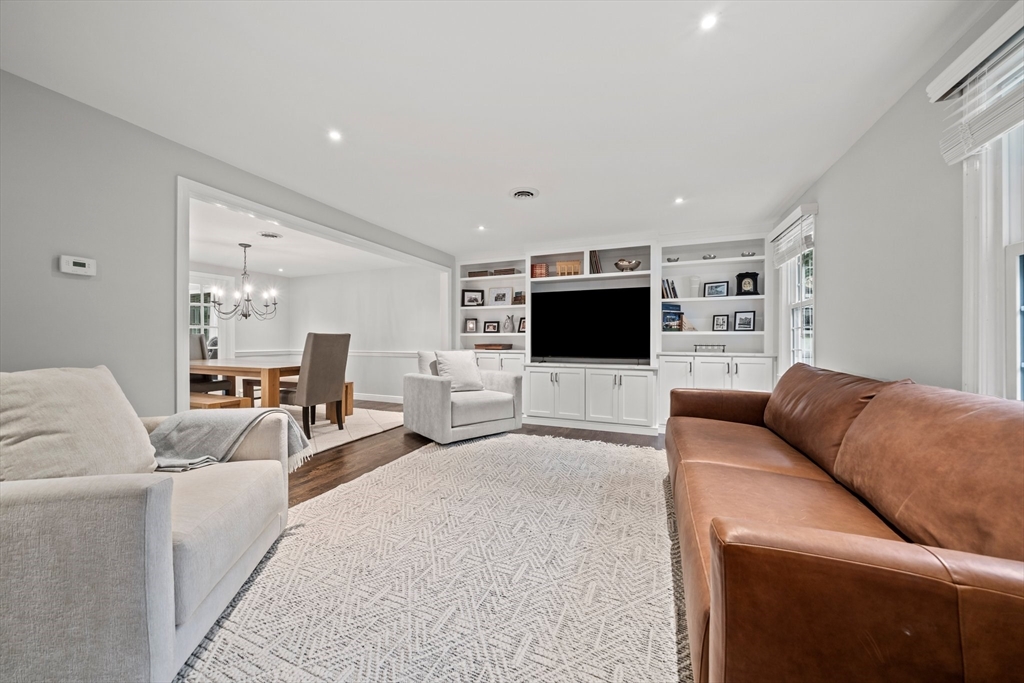 4 Carriage Lane Canton, MA 02021 - Photo 9 of 41 Gallery Image 9