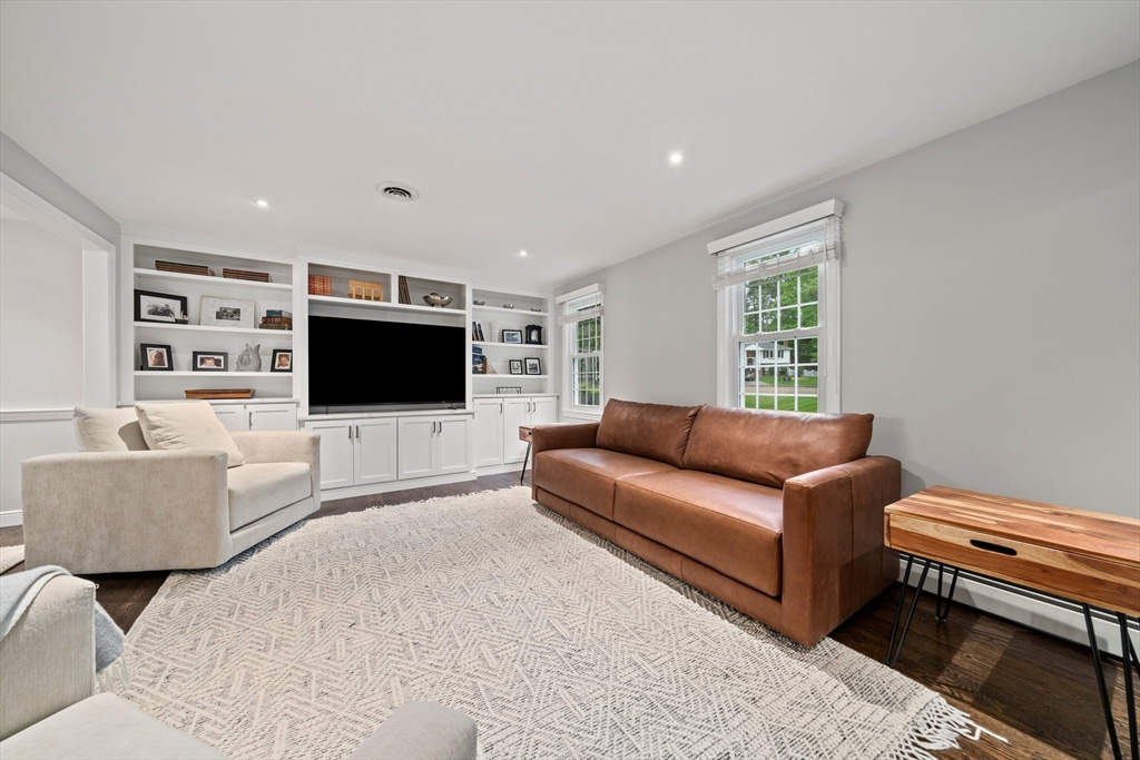 4 Carriage Lane Canton, MA 02021 - Photo 10 of 41 Gallery Image 10