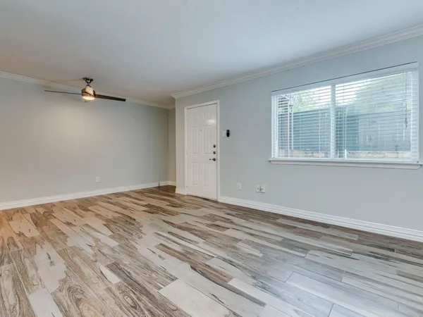 $890 | 2124 Burton Drive, Unit 150, Austin, TX 78741