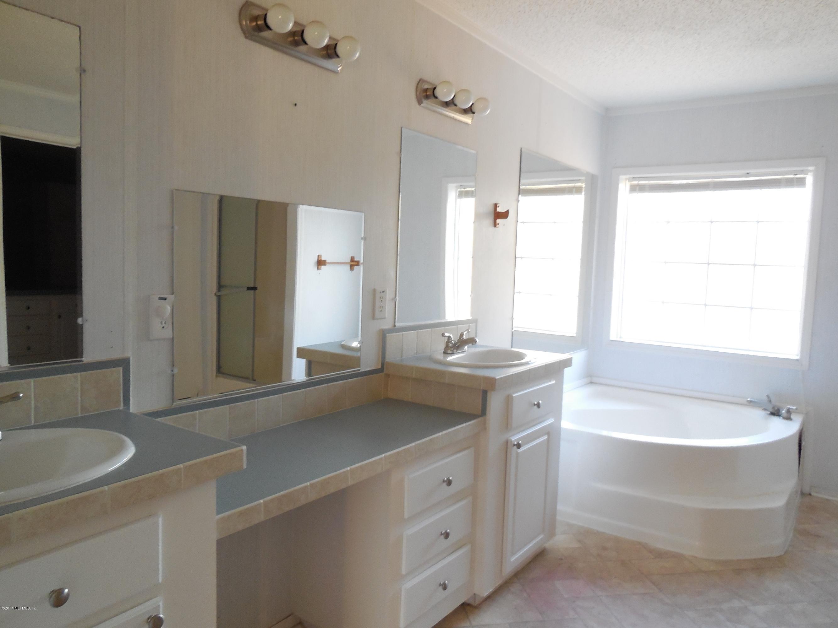 108 Ketner Road Welaka, FL 32112 - Photo 12 of 21 Double Vanities