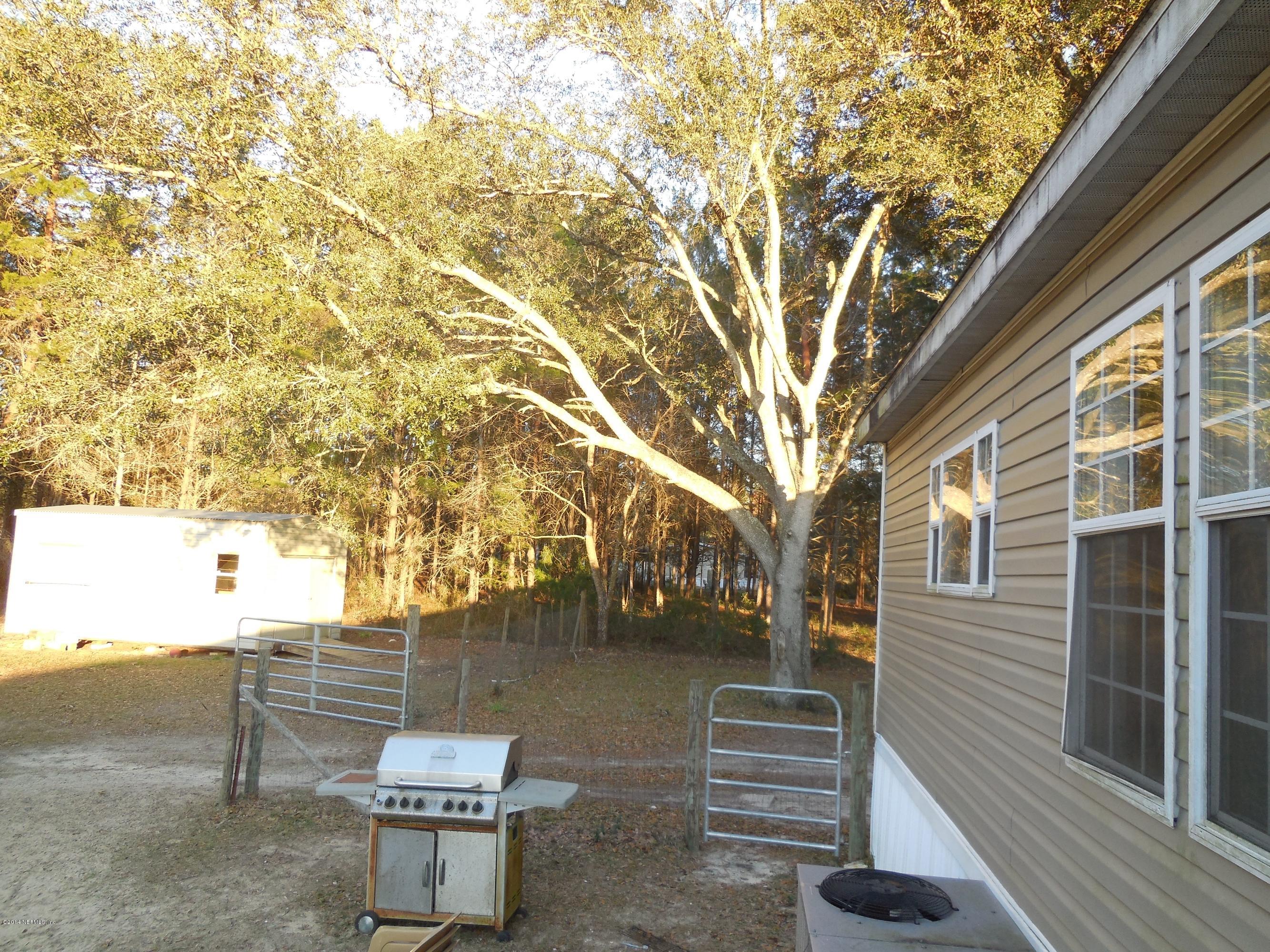 108 Ketner Road Welaka, FL 32112 - Photo 17 of 21 backyard fenced