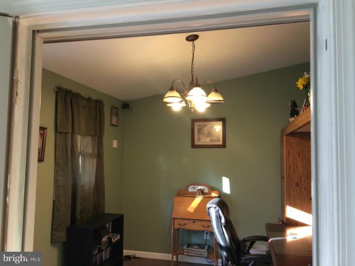 123 Goldengate Road Levittown, PA 19057 - Photo 17 of 23 Office / Study