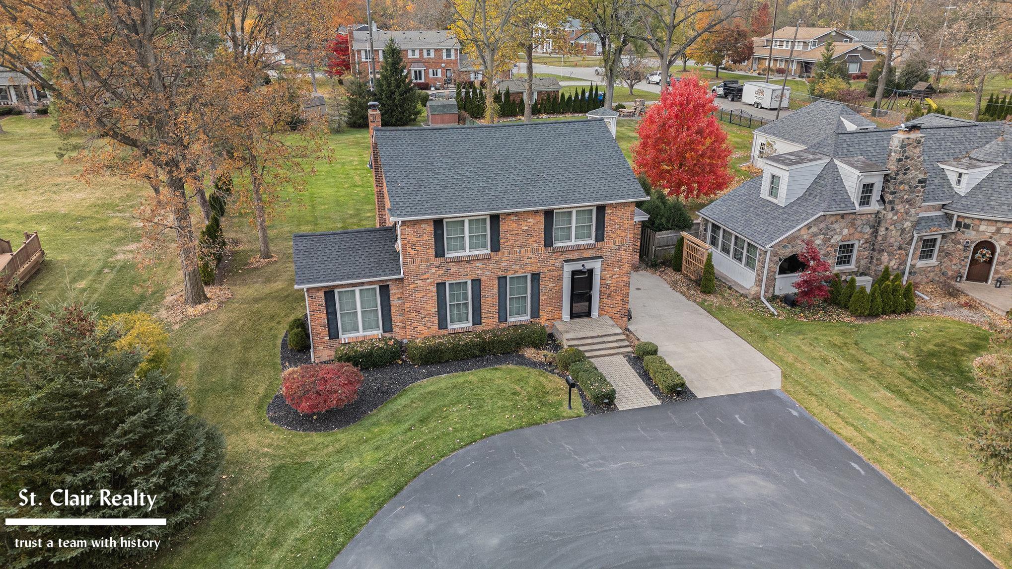 915 North Riverside Avenue St. Clair, MI 48079 - Photo 3 of 38