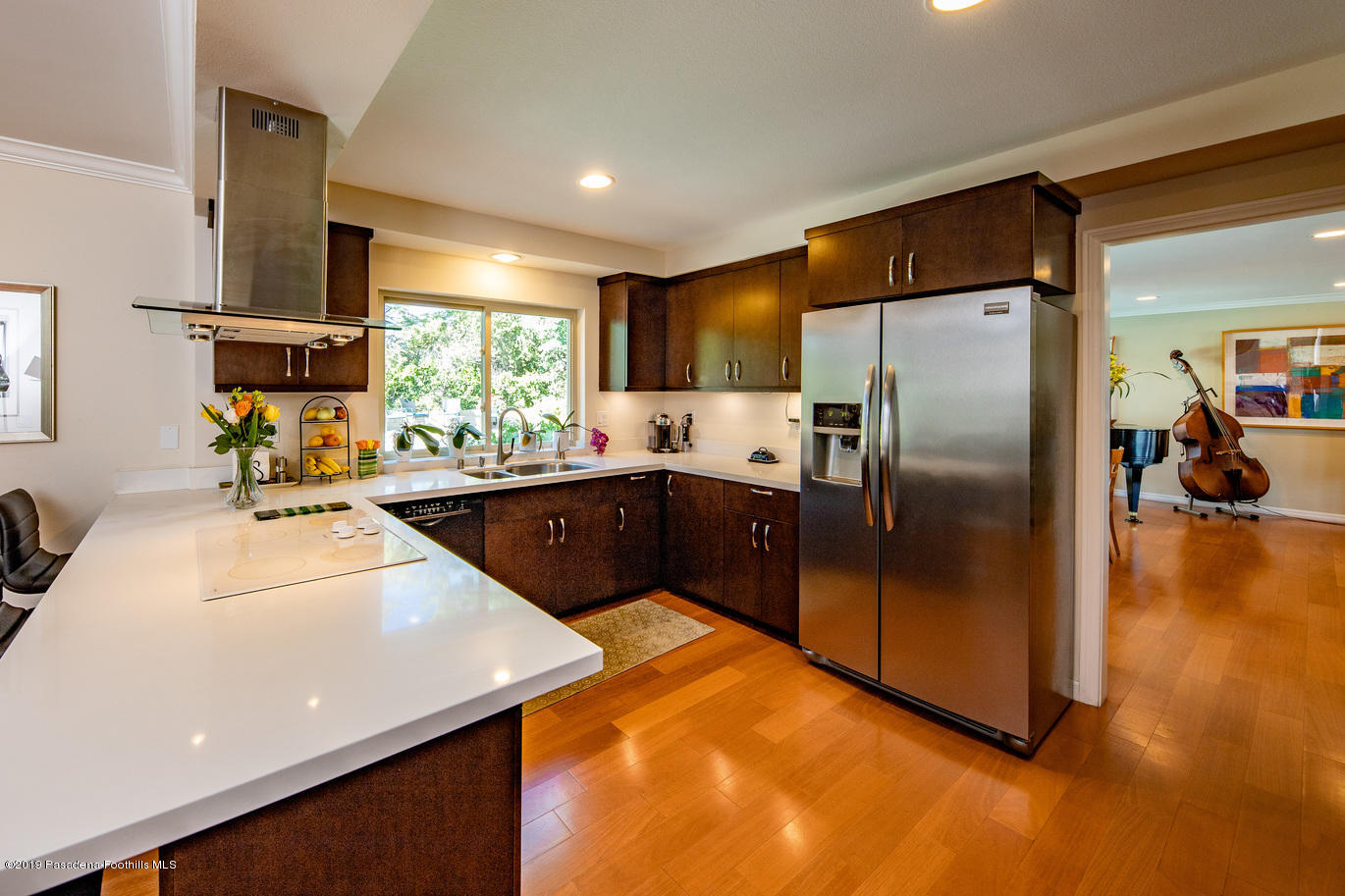 19001 Braemore Road Porter Ranch, CA 91326 - Photo 11 of 37 Braemore Marketing Photos-10