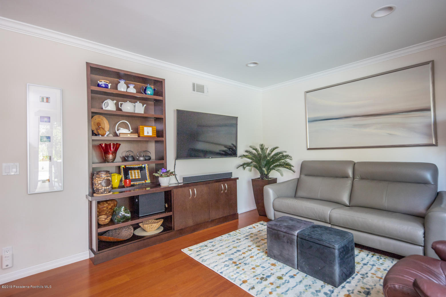 19001 Braemore Road Porter Ranch, CA 91326 - Photo 15 of 37 Braemore Marketing Photos-13