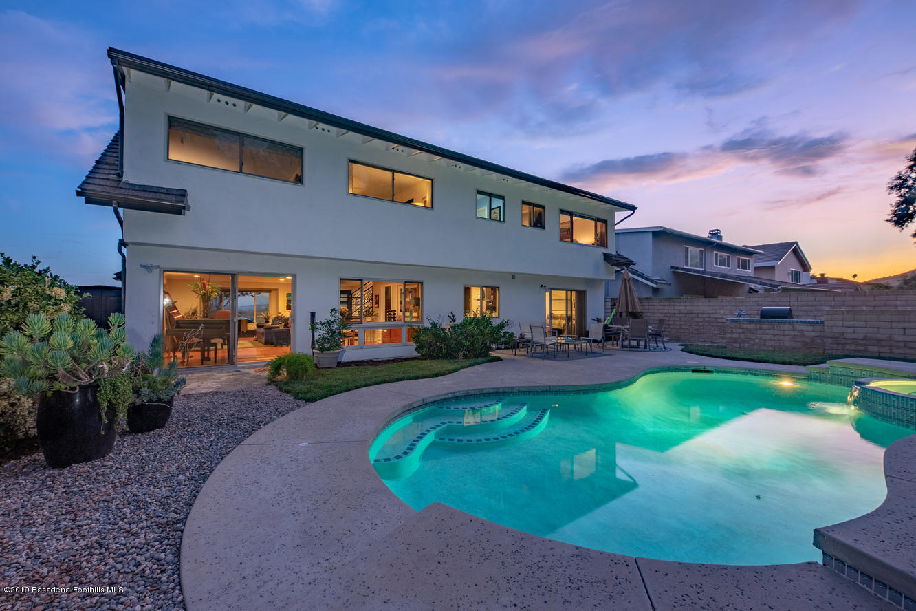19001 Braemore Road Porter Ranch, CA 91326 - Photo 28 of 37 Braemore Marketing Photos-37
