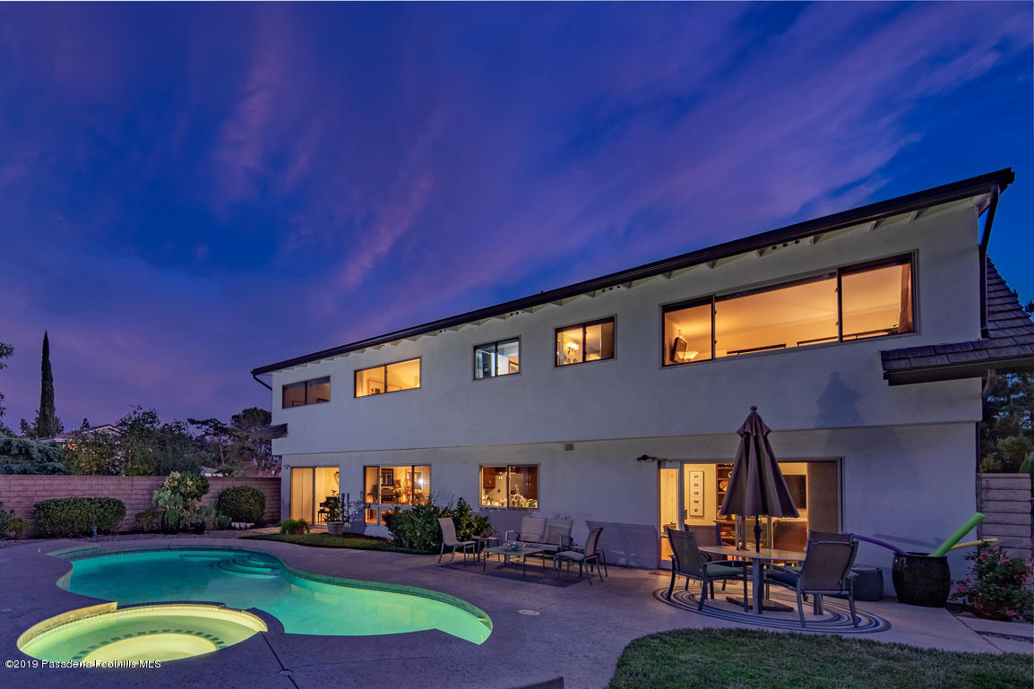 19001 Braemore Road Porter Ranch, CA 91326 - Photo 29 of 37 Braemore Marketing Photos-38