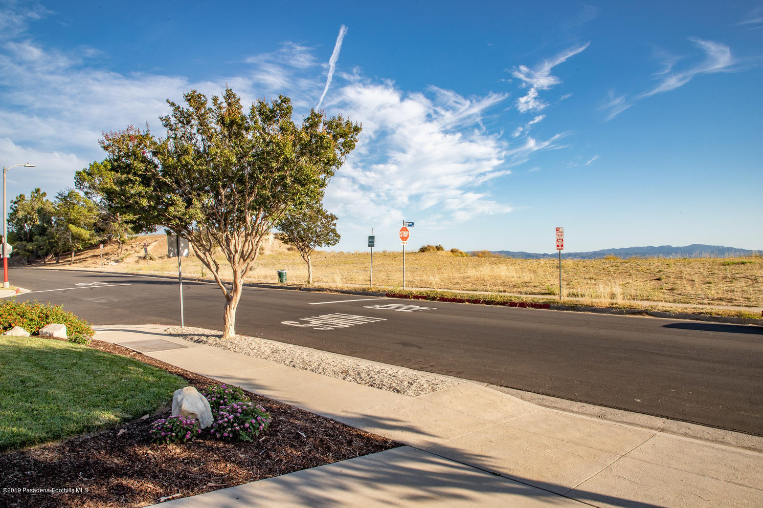 19001 Braemore Road Porter Ranch, CA 91326 - Photo 34 of 37 Braemore Marketing Photos-24