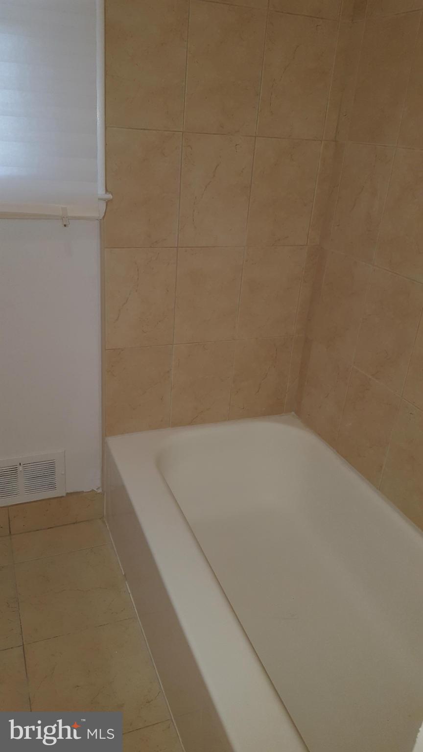 3171 Jeffland Road Baltimore, MD 21244 - Photo 12 of 22 Bath