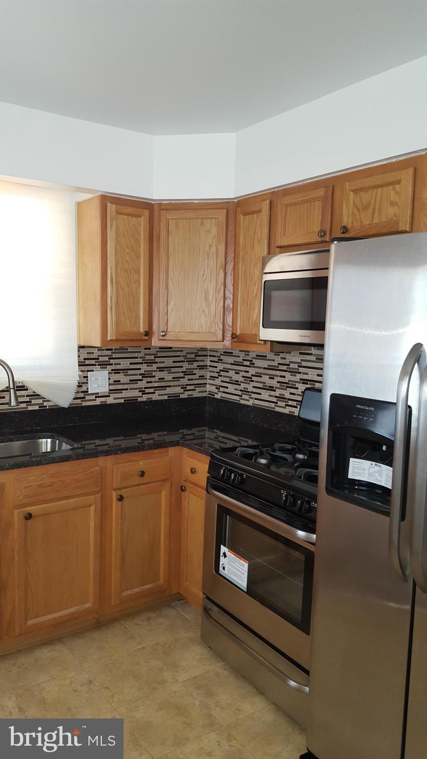 3171 Jeffland Road Baltimore, MD 21244 - Photo 8 of 22 Kitchen