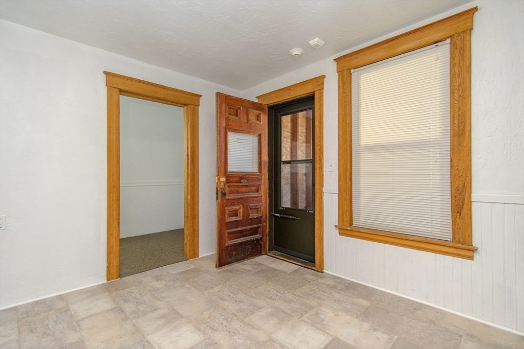 79 School Street, Unit 2FL RL Webster, MA 01570 - Photo 4 of 24