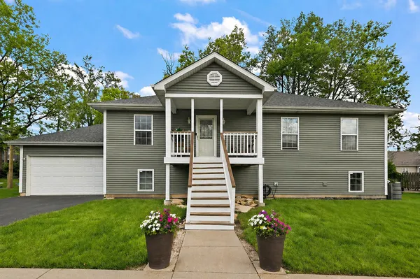 $399,000 | 405 West Allen Street, Joliet, IL 60436