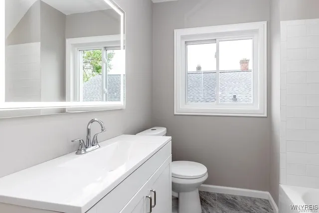 $2,200 | 52 Hawthorne Avenue, Tonawanda, NY 14223