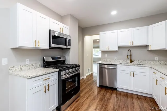 $2,200 | 52 Hawthorne Avenue, Tonawanda, NY 14223