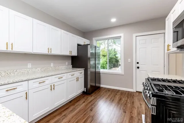 $2,200 | 52 Hawthorne Avenue, Tonawanda, NY 14223