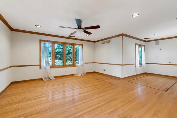 $5,300 | 28 Cambridge Drive, Oak Brook, IL 60523