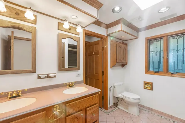 $5,700 | 28 Cambridge Drive, Oak Brook, IL 60523