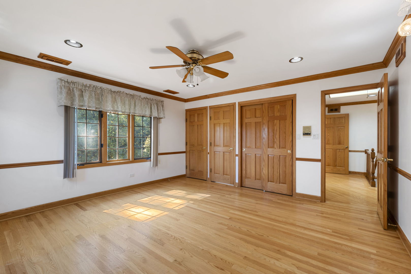 28 Cambridge Drive Oak Brook, IL 60523 - Photo 20 of 27