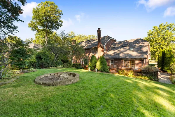 $5,300 | 28 Cambridge Drive, Oak Brook, IL 60523