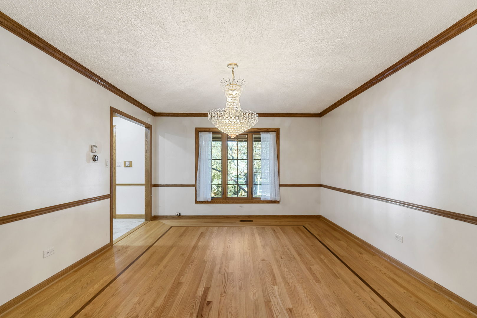 28 Cambridge Drive Oak Brook, IL 60523 - Photo 7 of 27