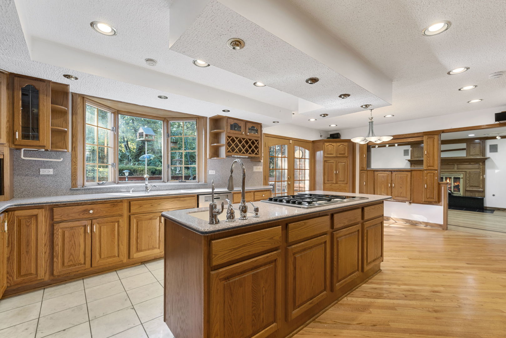 28 Cambridge Drive Oak Brook, IL 60523 - Photo 10 of 27