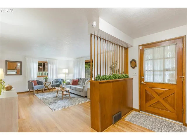 $565,000 | 11030 Northeast Davis Street, Portland, OR 97220