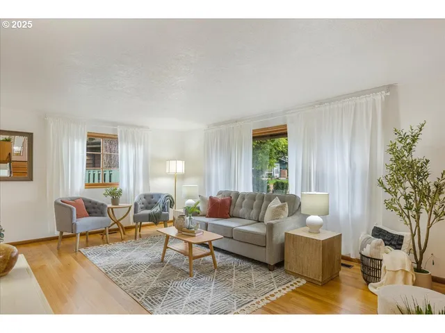 $565,000 | 11030 Northeast Davis Street, Portland, OR 97220