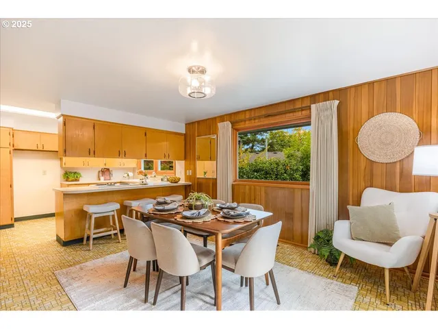 $565,000 | 11030 Northeast Davis Street, Portland, OR 97220