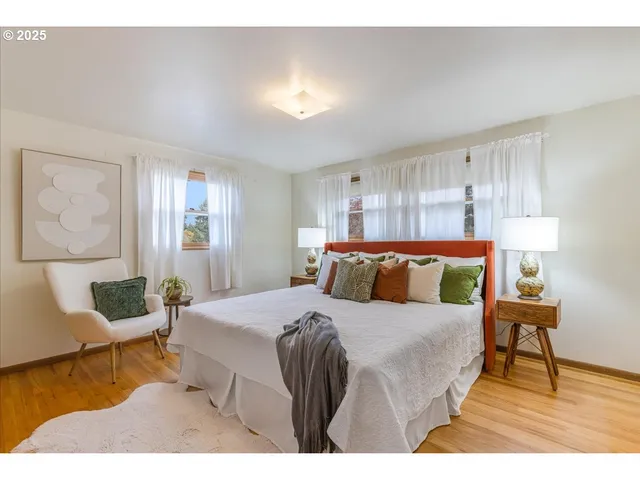 $565,000 | 11030 Northeast Davis Street, Portland, OR 97220