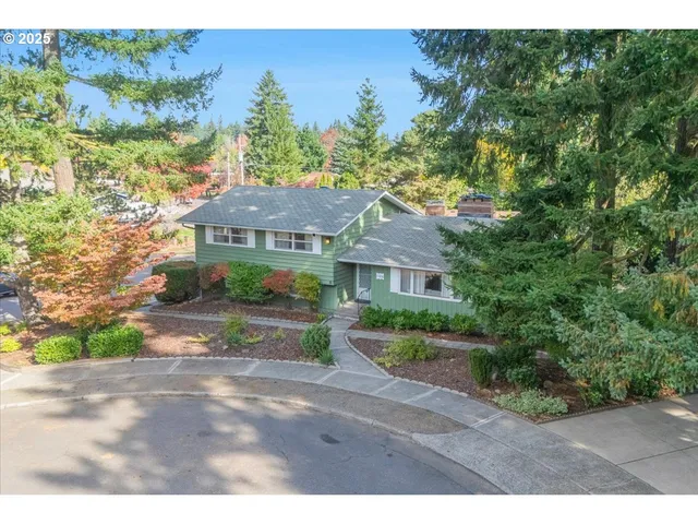 $565,000 | 11030 Northeast Davis Street, Portland, OR 97220