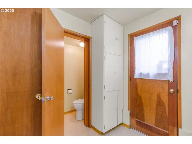 $565,000 | 11030 Northeast Davis Street, Portland, OR 97220