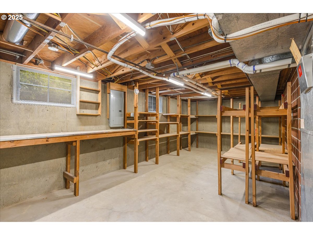 11030 Northeast Davis Street Portland, OR 97220 - Photo 38 of 48 a view of a room with racks