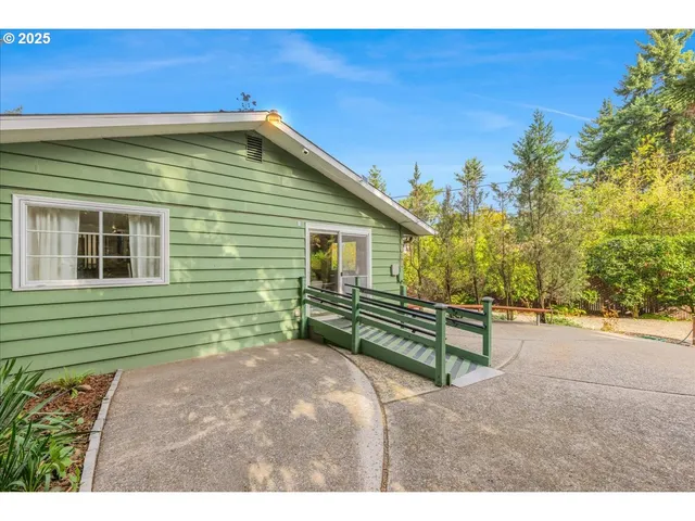 $565,000 | 11030 Northeast Davis Street, Portland, OR 97220