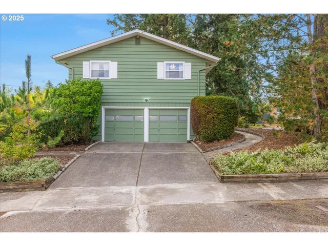$565,000 | 11030 Northeast Davis Street, Portland, OR 97220