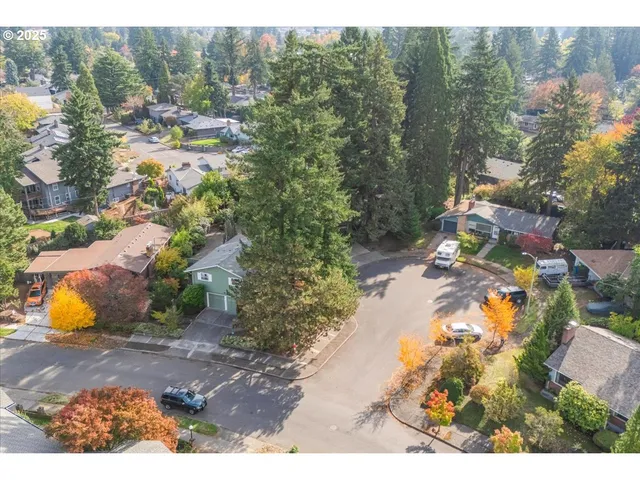 $565,000 | 11030 Northeast Davis Street, Portland, OR 97220