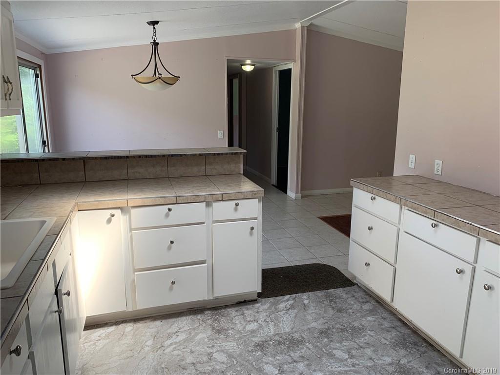 1366 Seminole Trail Road Maiden, NC 28650 - Photo 7 of 18 Gallery Image 7